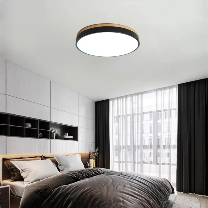 Ultra-mince plafonnier LED Horizon, éclairage discret et efficace pour cuisine ou couloir.