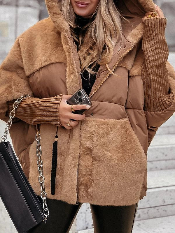 Doudoune matelassée femme ajustée, couleur classique. Style hivernal sophistiqué et confortable.