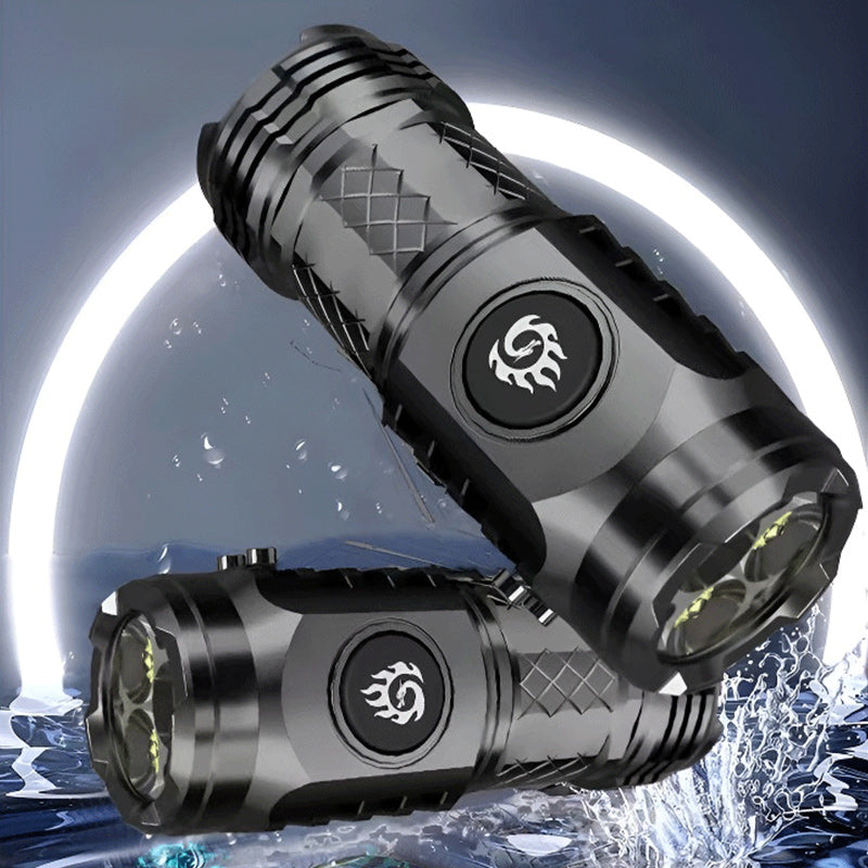 Lampe torche LED compacte et étanche, parfaite pour le camping et l'urgence.