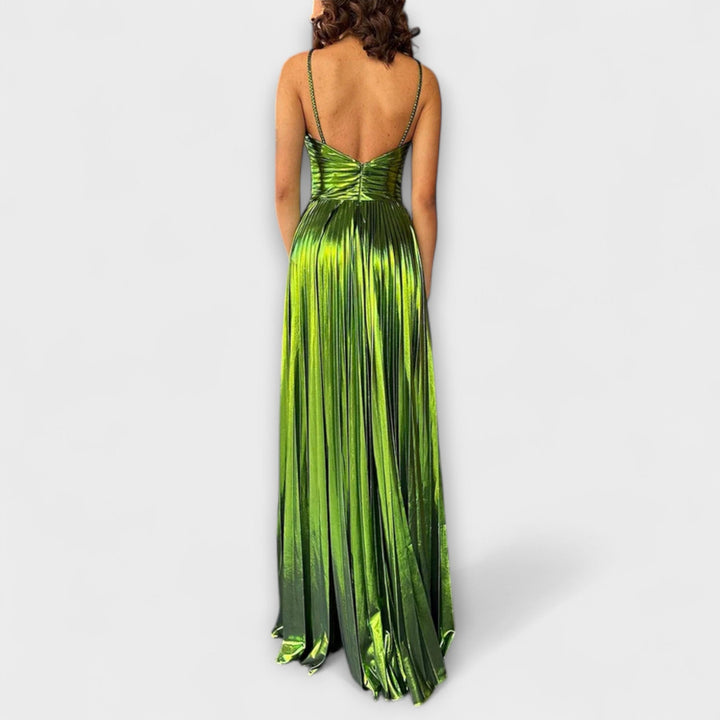 Vêtement femme: Robe maxi sophistiquée sans manches, parfaite pour une allure élégante en soirée.