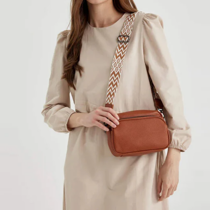 Sac à main Libra vert femme, compact, stylé et pratique en cuir végétalien, accessoire mode polyvalent.