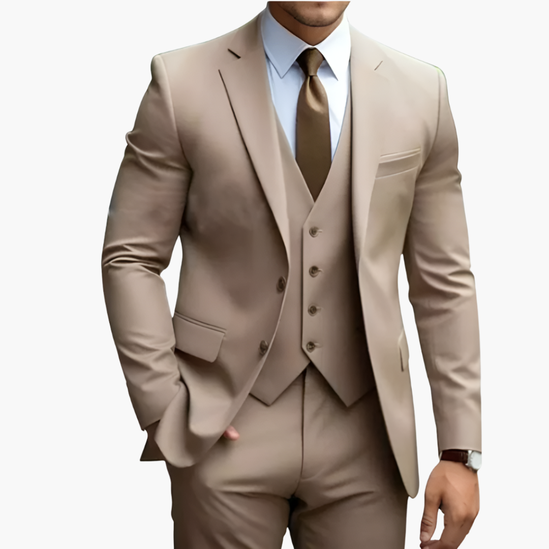 Mode homme : costume complet 3 pièces, veste, gilet, pantalon, pour un style impeccable.