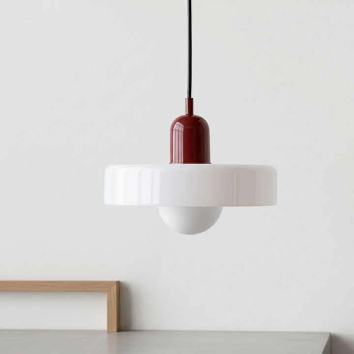 Lampe suspendue moderne Bauhaus, idéale pour un éclairage d'ambiance salon.