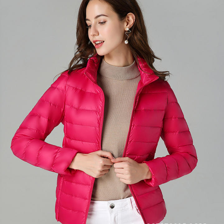 Veste pluie femme légère, idéale pour les jours humides, élégante et pratique.