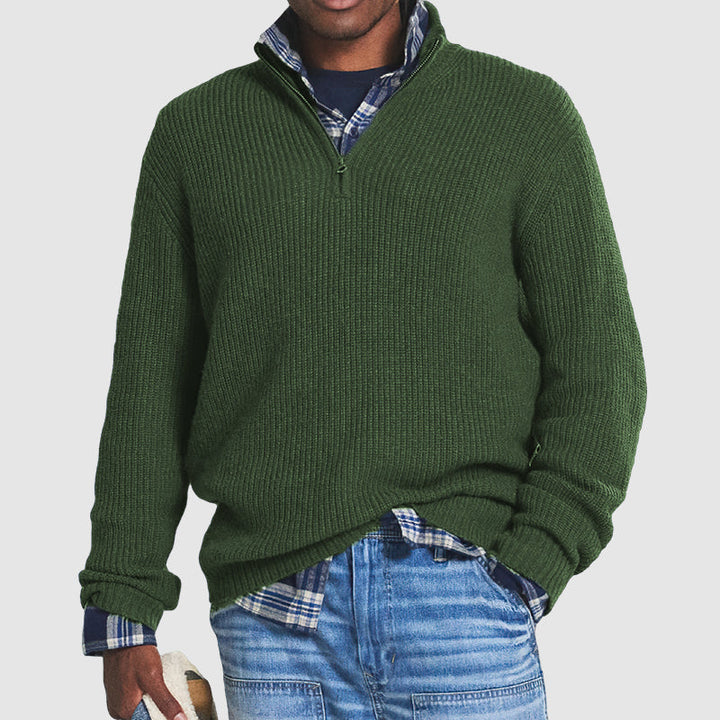 Pull cachemire mélangé homme, col zippé. Luxe abordable et confort pour un style business casual ou décontracté.