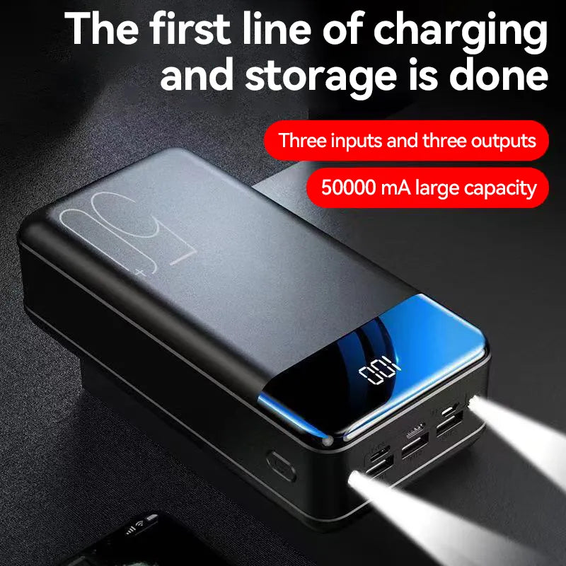Powerbank noire 50000 mAh. Design élégant, charge rapide USB pour smartphones et tablettes. Accessoire mobile pratique.