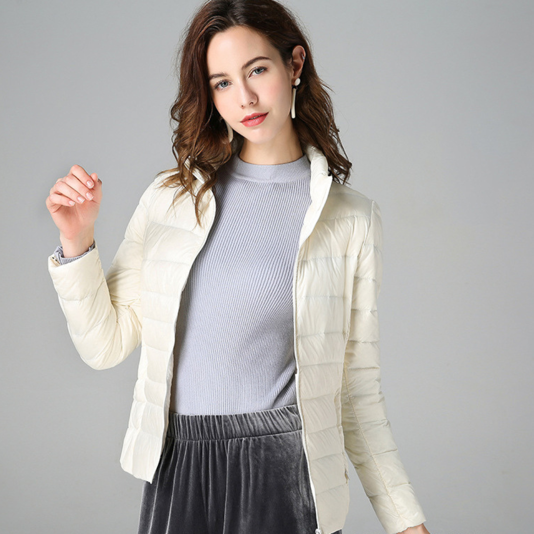 Veste imperméable femme pour temps incertain, ultra-légère et élégante, parfaite en toute situation.