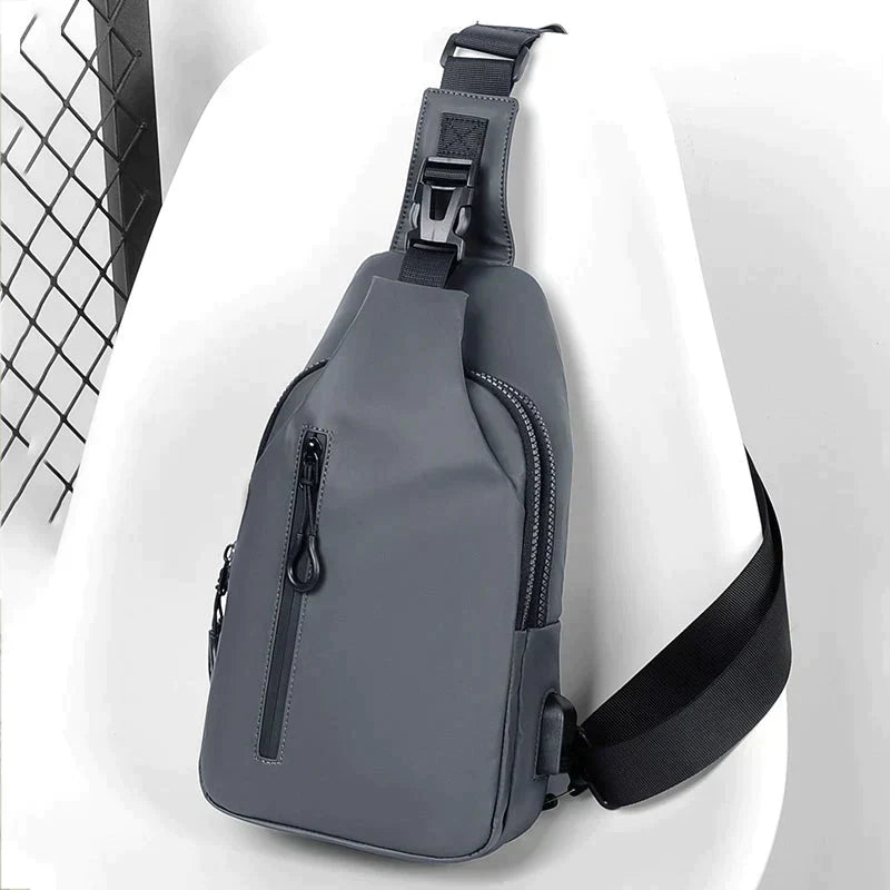 Sac bandoulière stylé anti-vol imperméable UrbanShield, parfait équilibre entre mode et fonctionnalité.
