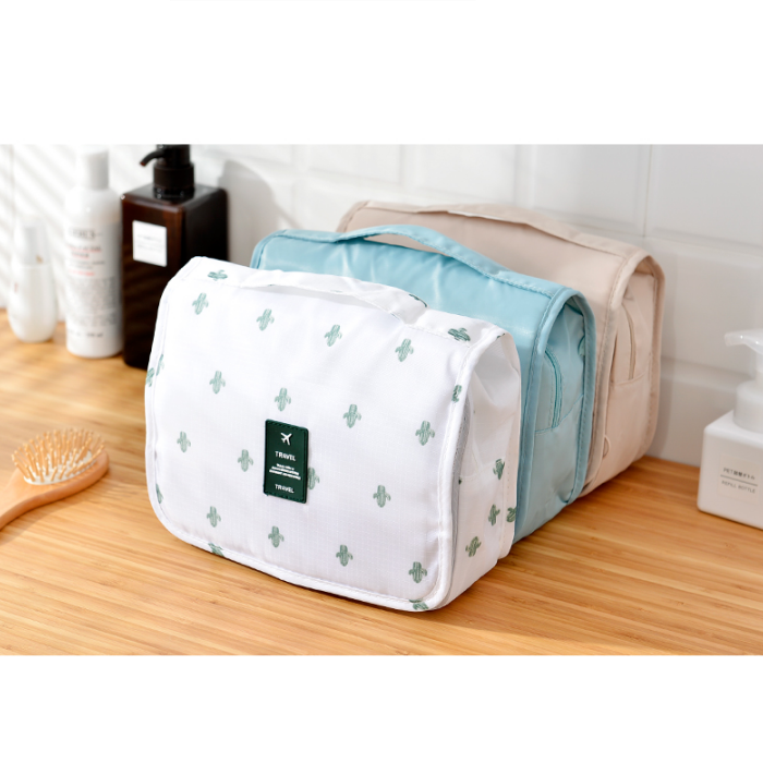 Sac de rangement beauté suspendu, polyester résistant à l'eau, motifs variés.
