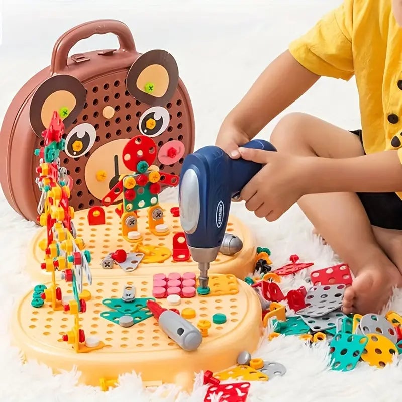 Enfant concentré jouant avec le jeu de construction DrillPlay, stimulant sa créativité et ses compétences STEM.