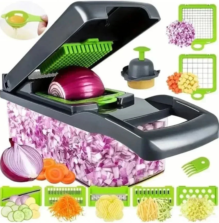 Préparation de légumes variés : carottes, concombres, oignons découpés avec le coupe-légumes multifonction.