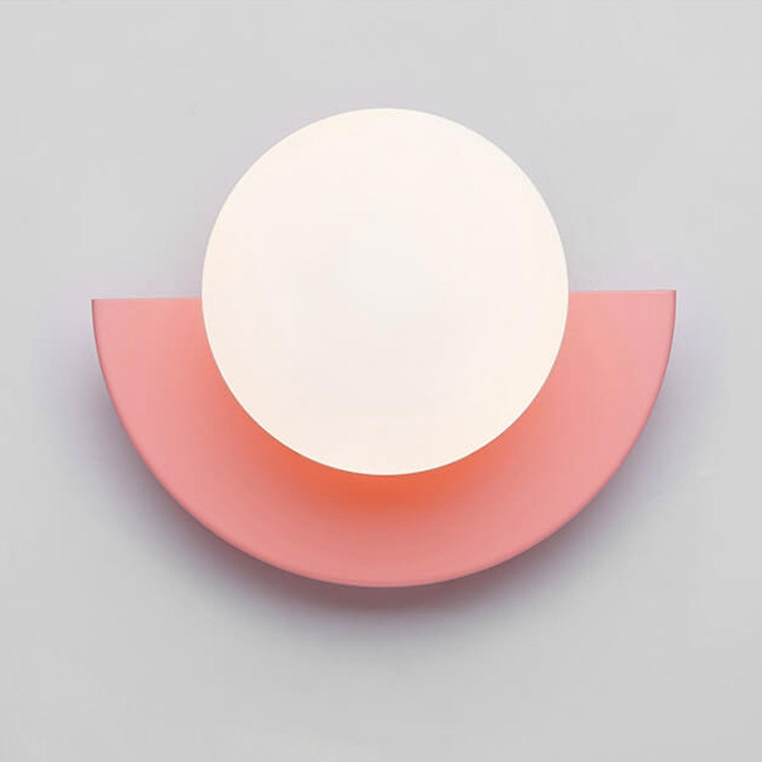 Applique murale moderne Aurora pour le salon. Design intérieur qui crée une lumière d'ambiance.