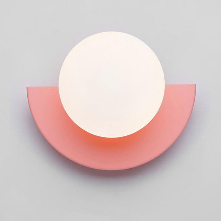 Applique murale moderne Aurora pour le salon. Design intérieur qui crée une lumière d'ambiance.