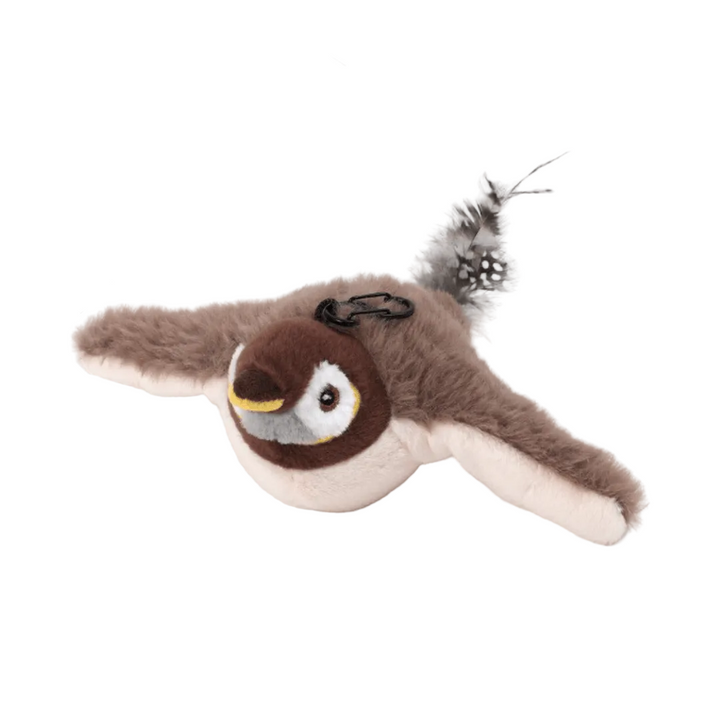 Chat jouant avec un oiseau interactif à battements d'ailes, jouet rechargeable offrant divertissement et stimulation.