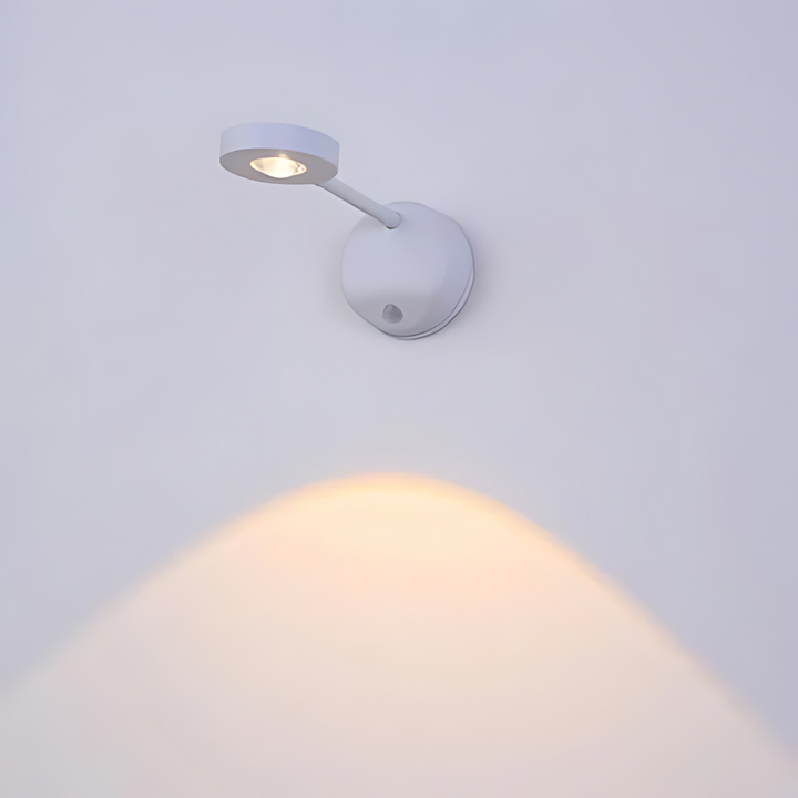 Spot LED sans fil, design élégant, apporte une lumière intelligente et chaleureuse. Parfait pour la maison.