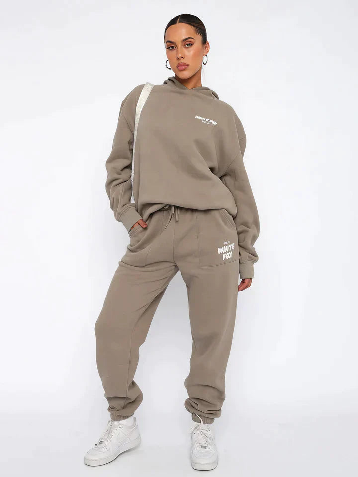 Tenue active femme Elise, ensemble chic et confortable, idéal pour le fitness, le yoga et les loisirs quotidiens.