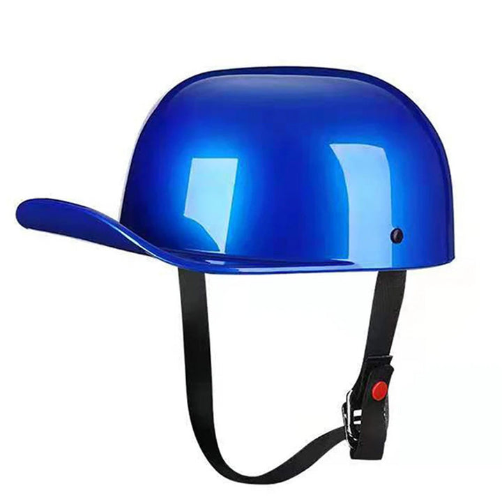 Casque moto DOT unisexe, style casquette, protection essentielle pour la conduite urbaine.