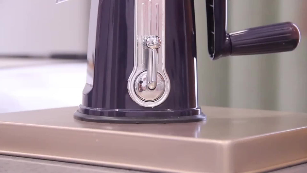Râpe multifonctionnelle 5-en-1 pour fromage, légumes. Un indispensable rotatif pour une cuisine moderne.