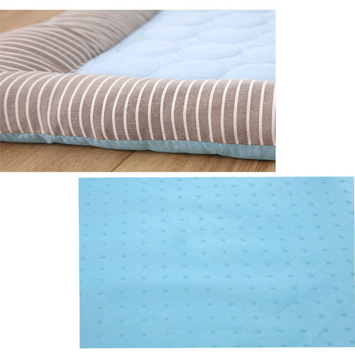 Tapis rafraîchissant doux en soie glacée, procure une fraîcheur agréable et constante aux animaux de compagnie.