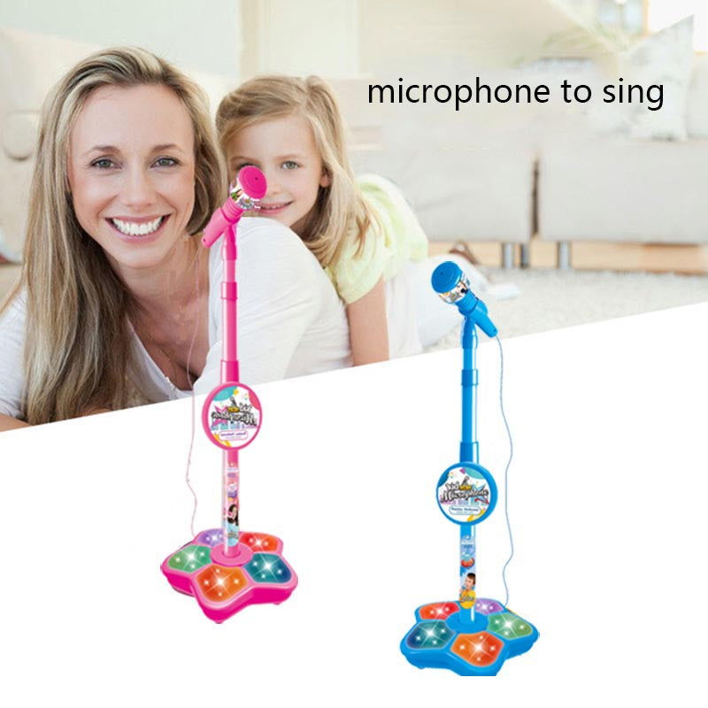 Trépied réglable du micro karaoké enfant StarSound, stable et facile à manipuler.