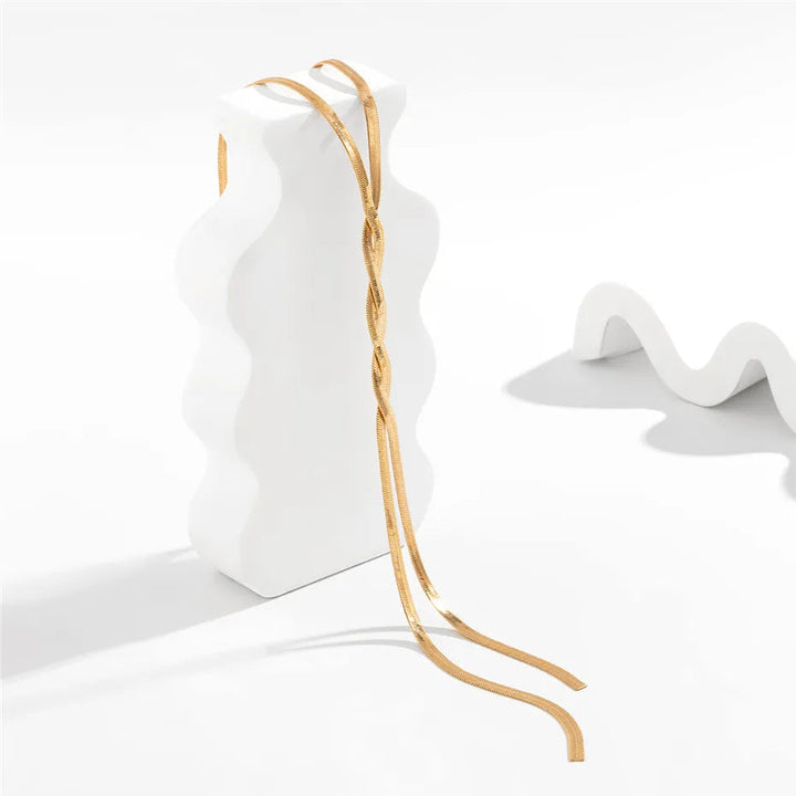 Bijou tendance: collier long serpent élégant pour femmes, ajustable, couleur or ou argent.