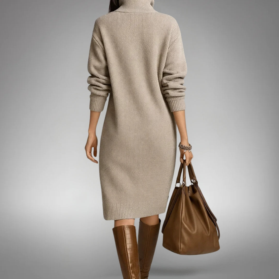 Robe midi maille douce femme, col montant, poches. Style casual chic pour une polyvalence optimale.