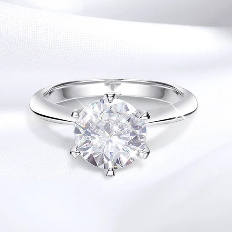 Bague femme moissanite solitaire ronde sur argent, avec certification GRA, un bijou élégant.