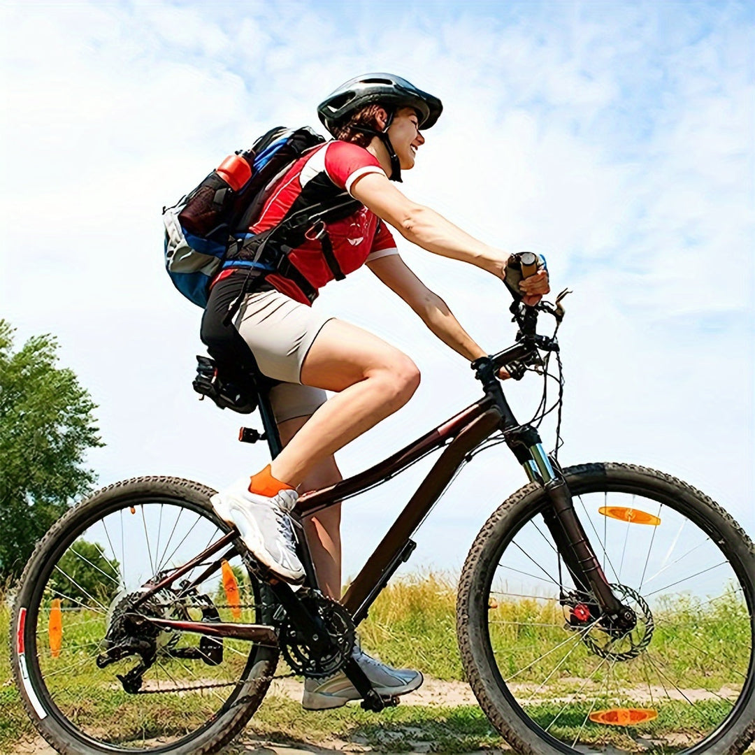 Gros plan sur des chaussettes compressives femme, améliorant la performance et le confort sportif.