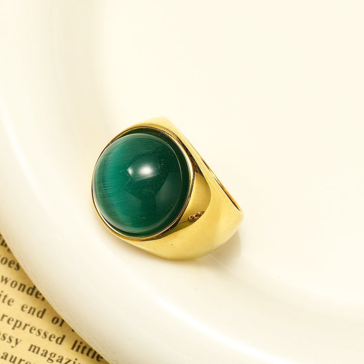 Bague élégante pour femme, grande pierre Oeil de Chat, bijoux de mode tendance et raffinés.