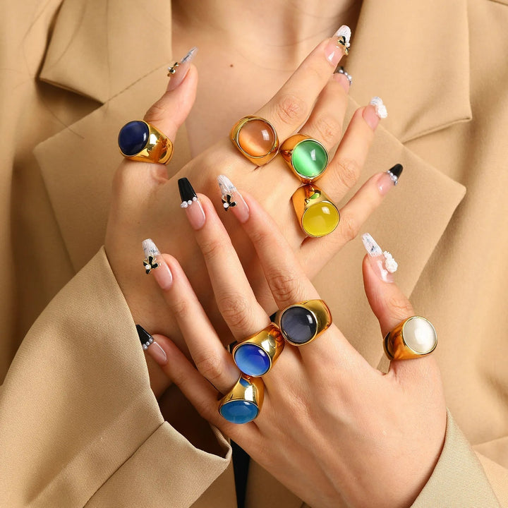 Bague femme élégante avec grande pierre Oeil de Chat scintillante, bijoux mode. Cadeau parfait pour elle.