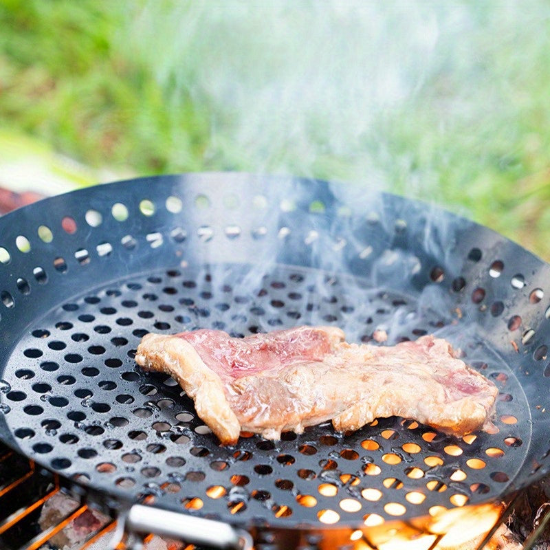 Accessoire de cuisine extérieure: poêle en fonte durable pour gril BBQ, facile à transporter.