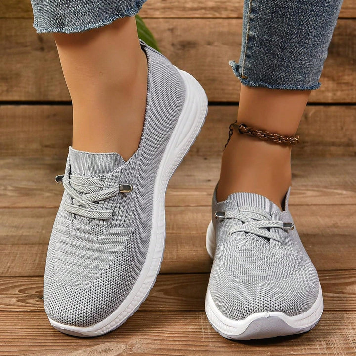 Baskets décontractées pour femmes, confort orthopédique et soutien optimal pour la marche quotidienne et pieds sensibles.