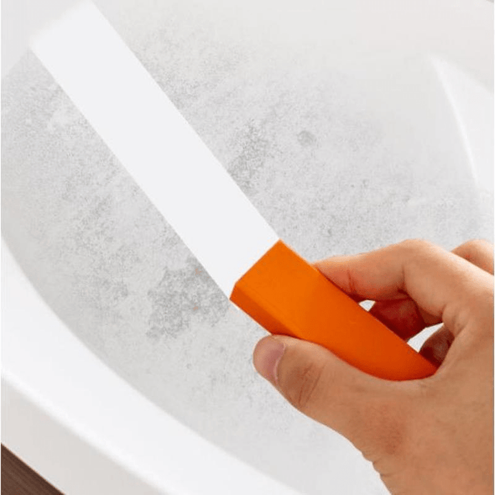 Éliminez facilement calcaire et rouille avec ce bloc de nettoyage multi-surfaces puissant pour la maison.