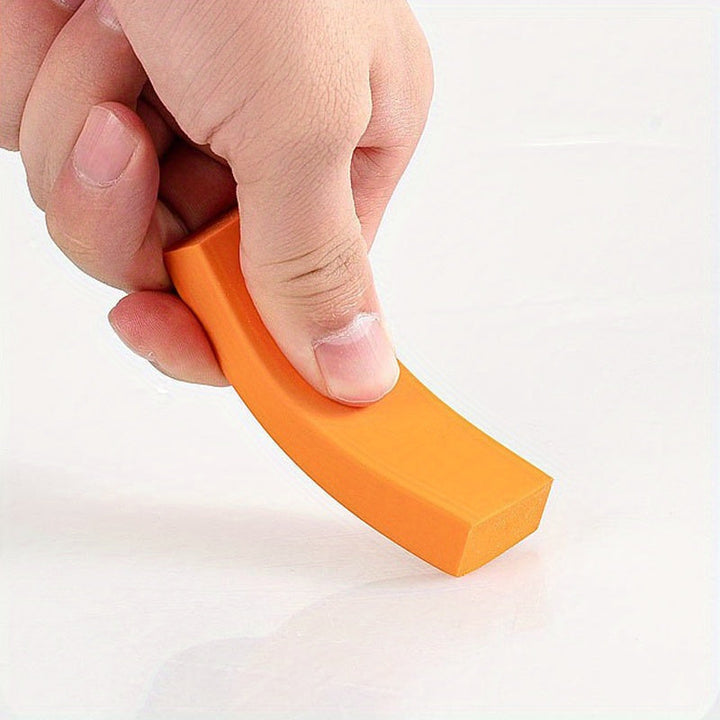 Solution simple et puissante: ce bloc de nettoyage détache calcaire et rouille de diverses surfaces.