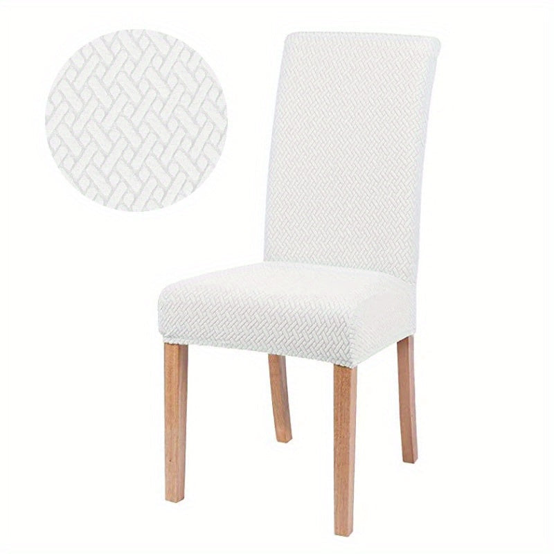 Housse de chaise stretch beige, décorative. Rénovez votre salle à manger avec style et protection durable.