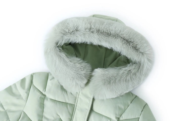 Veste longue élégante femme, coupe slim, idéale pour l'hiver, look chic et confortable.