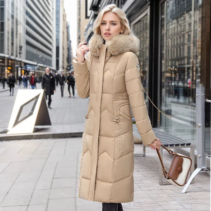 Manteau femme élégant, long et slim, essentiel pour l'hiver. Chaud, chic et très mode.