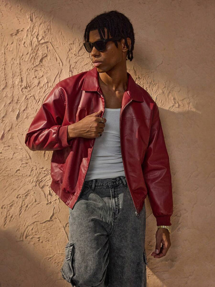 Veste homme rouge vif zippée, style urbain décontracté moderne. Parfait pour l'automne/hiver. Tendance.