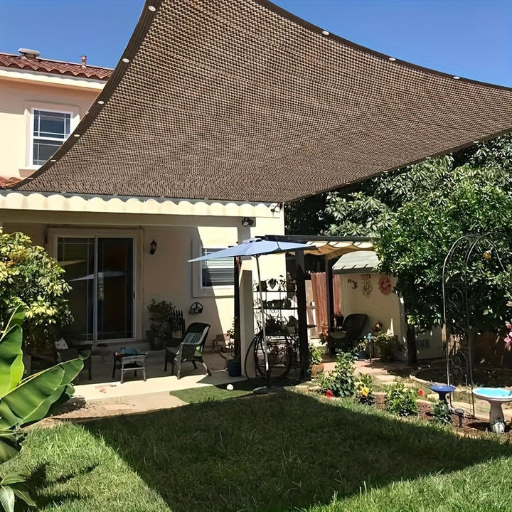 Abri soleil PEHD pour terrasse, voile d'ombrage anti-UV, offre une ombre fraîche et protection extérieure.