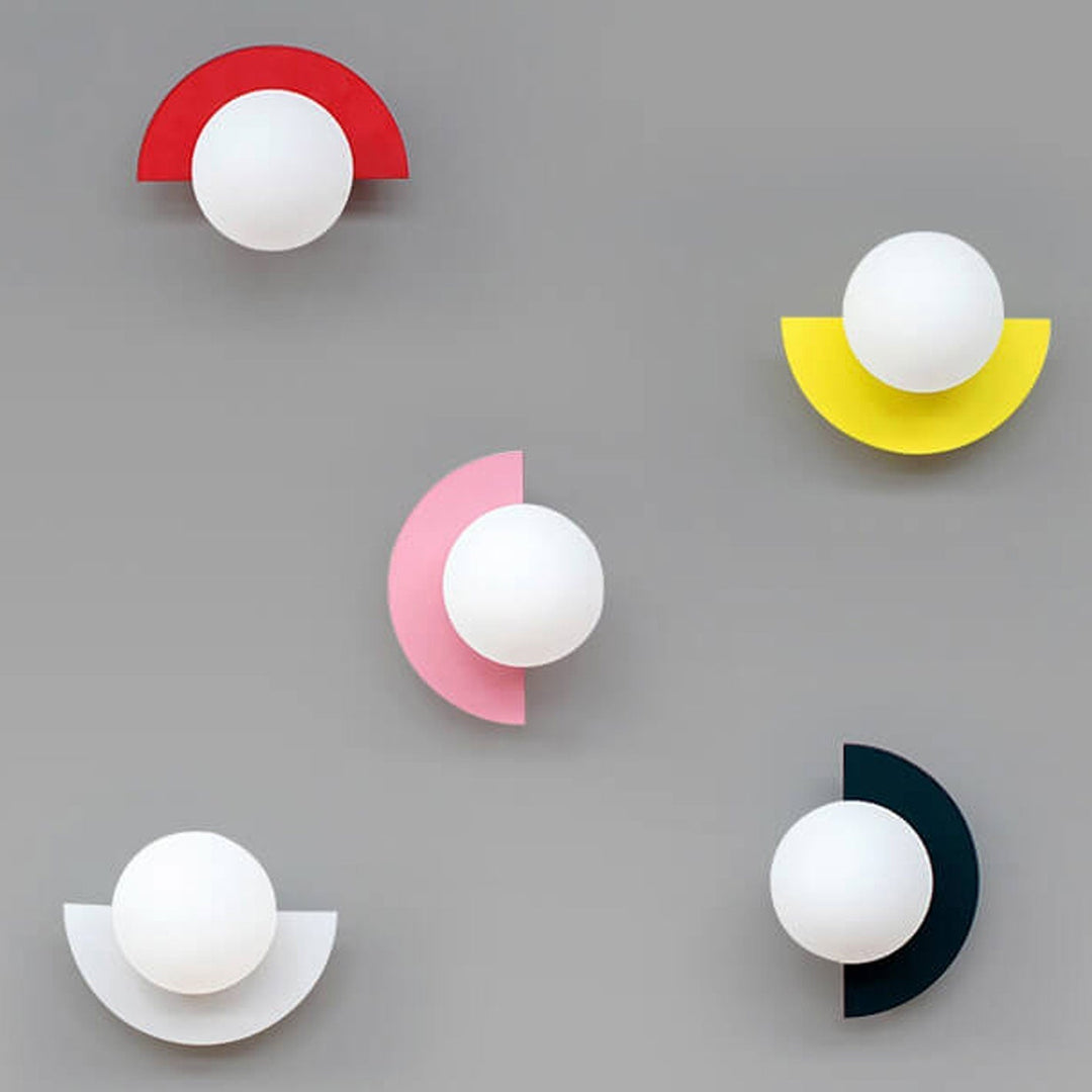 Éclairage mural Aurora, design demi-cercle moderne. Idéal pour couloir ou entrée.