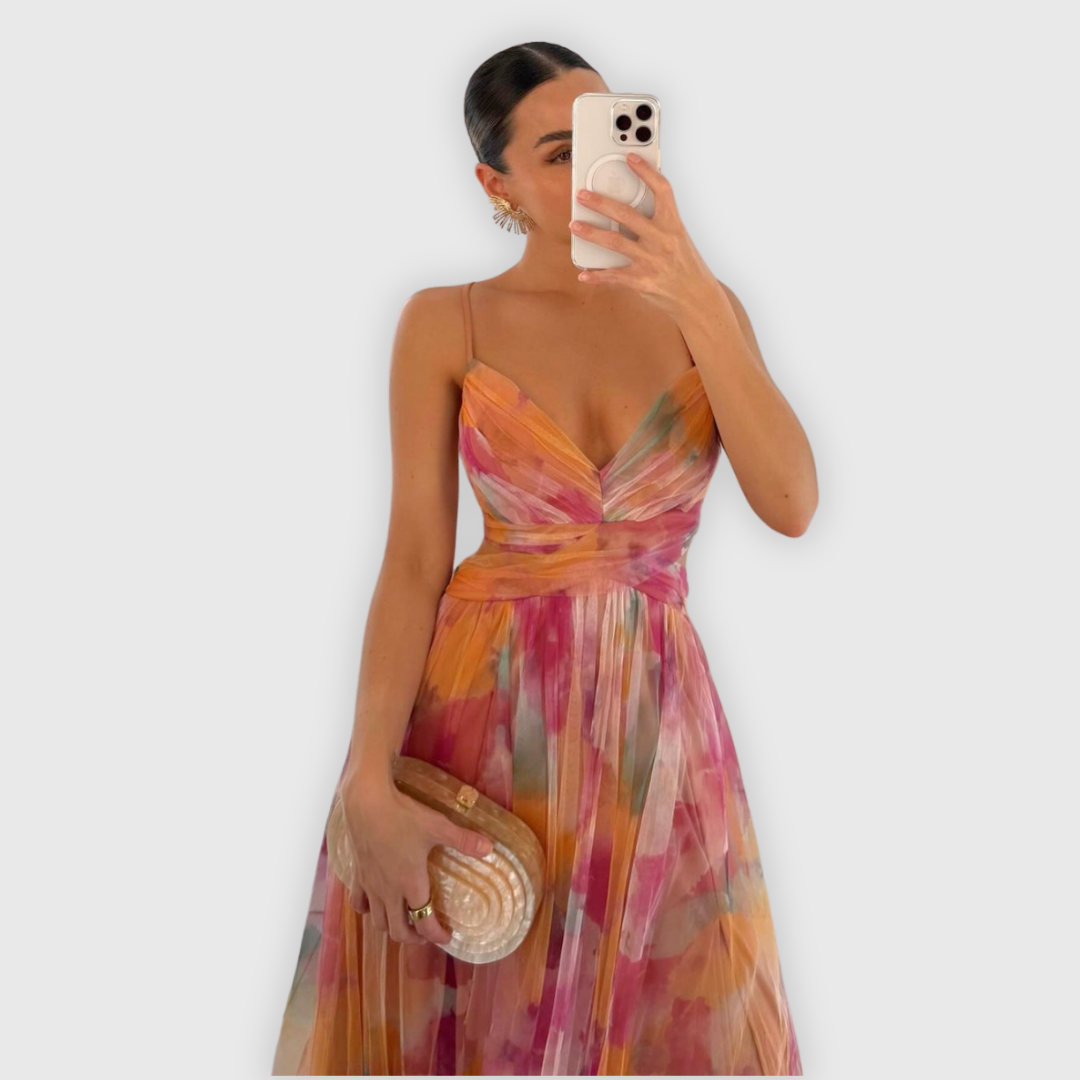Robe maxi fleurie Dora pour femme, parfaite pour un look décontracté de jour ou printemps.