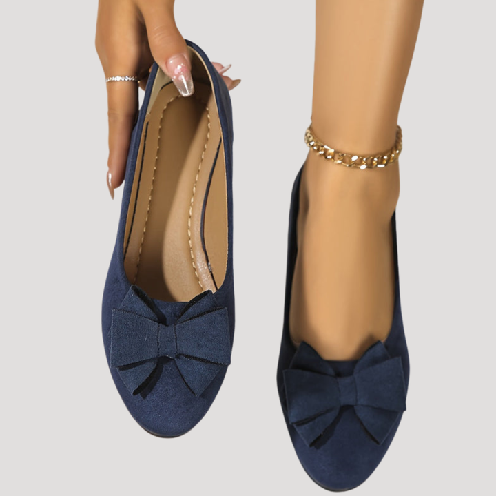 Ballerines compensées femme à nœud, silhouette raffinée, chaussures polyvalentes et chic.