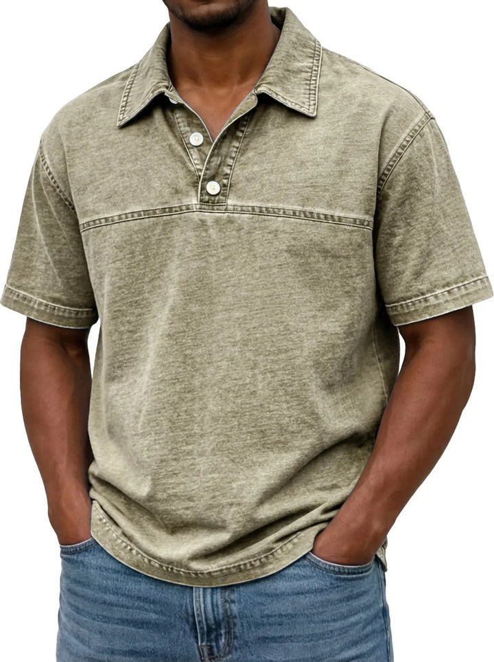 Haut type polo vintage pour homme, manches courtes. Un classique indémodable pour un style décontracté élégant.