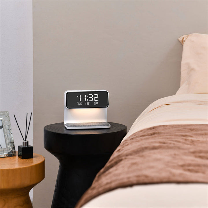 Lampe de chevet au design minimaliste et élégant, s'intégrant parfaitement aux intérieurs contemporains.