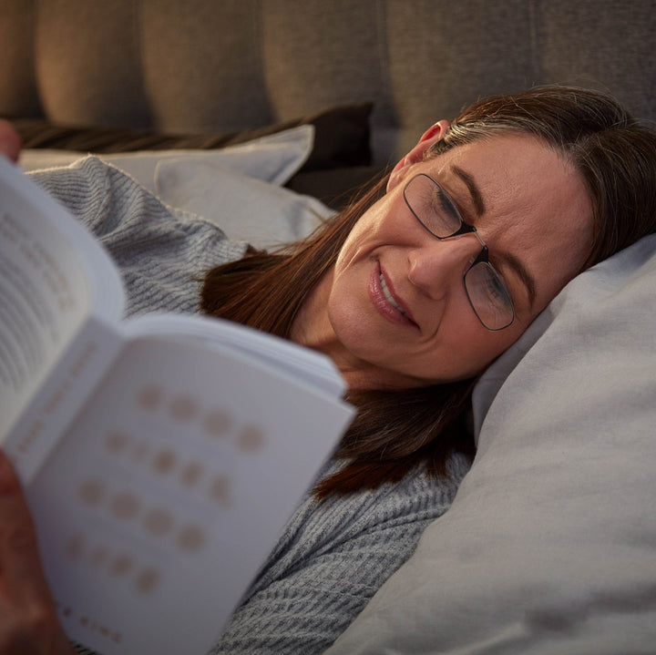 Monture ergonomique des lunettes de lecture unisex, ultra-légères et résistantes, pour un confort visuel optimal.