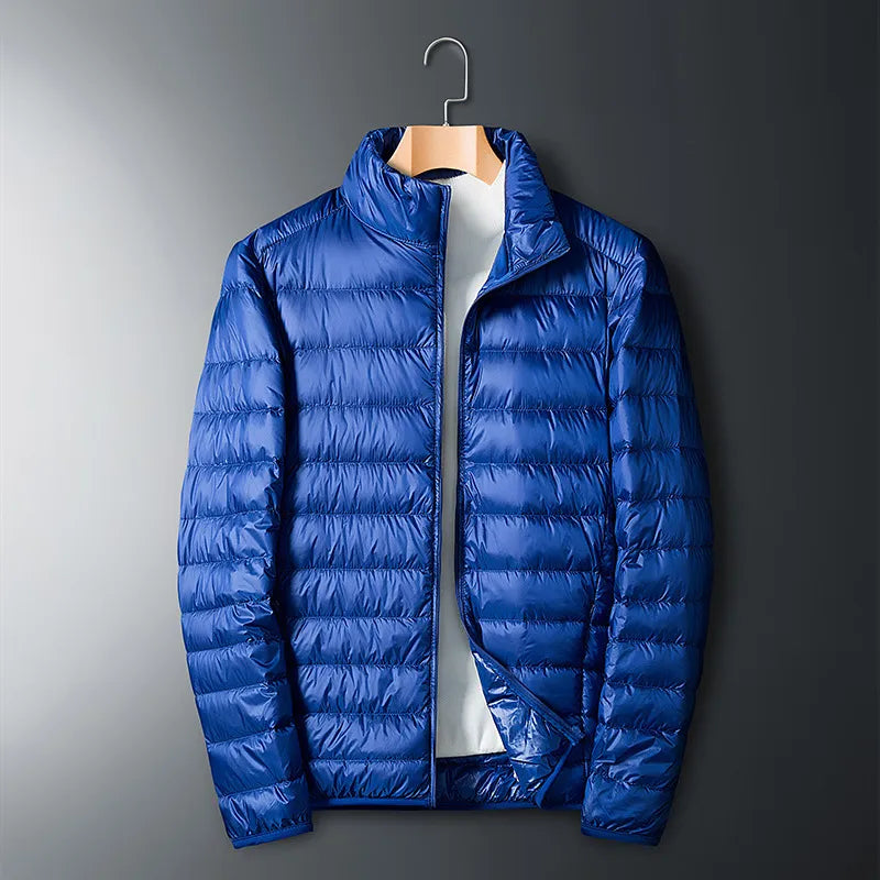 Blouson homme casual élégant, léger et confortable, parfait pour la mode masculine printanière ou automnale.