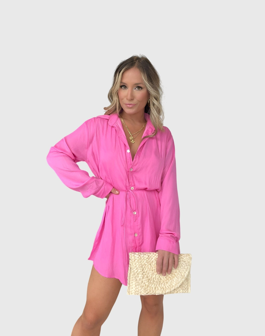 Tenue élégante femme: combinaison-short polyvalente, parfaite pour le printemps et l'été, soirée ou jour.