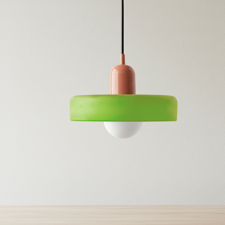 Lampe suspendue décorative Bauhaus, parfait pour un salon contemporain et stylé.