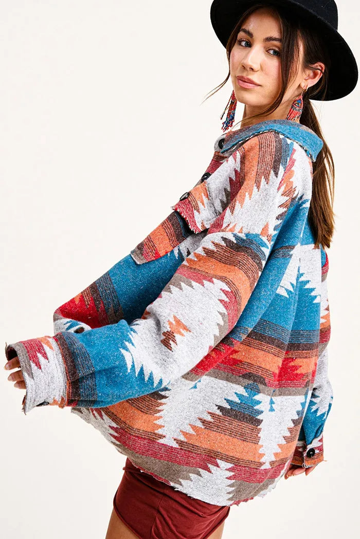Veste denim femme Aztec streetwear vintage. Tendance et confortable pour la mode hiver.