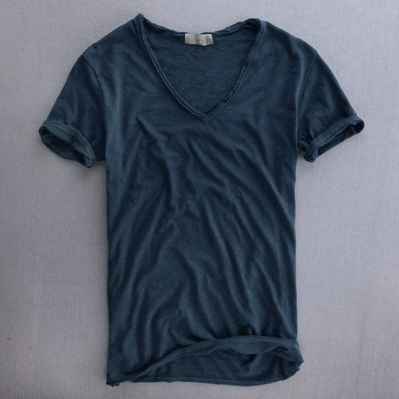 T-shirt basique homme col V Reese, vêtement confortable et chic, parfait pour toute saison.